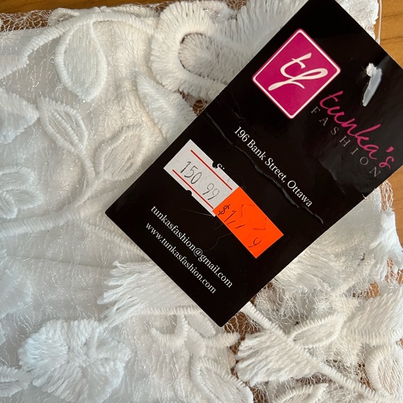 NWT White Lace Gown/Dress - Picture 3 of 6